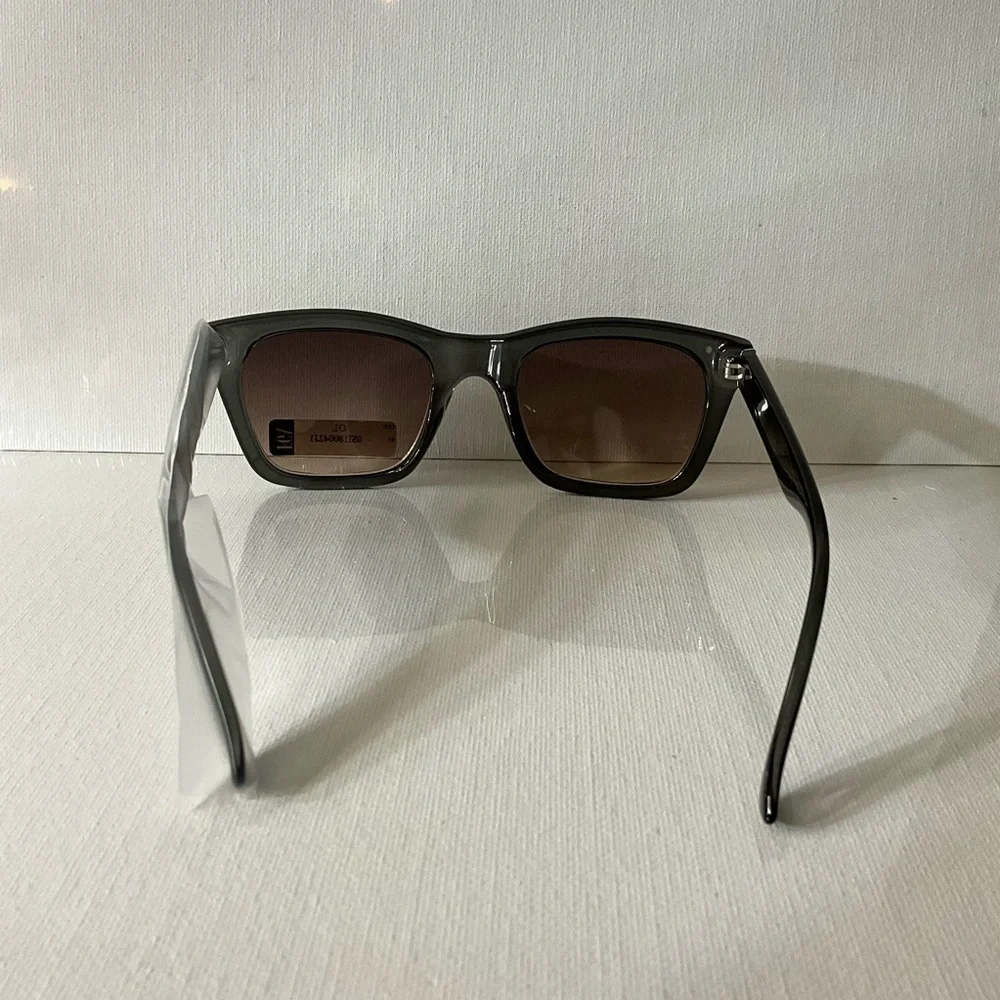 Elegant Gray Sunglasses
